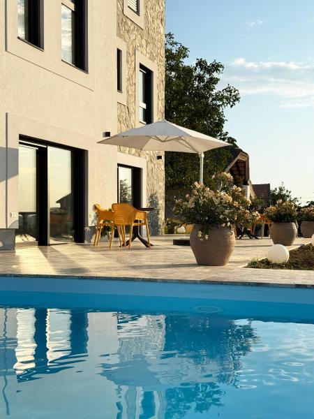 Casa Canem, Rezervovat  Hotely v Central Transdanubia s bazénem, Bazén