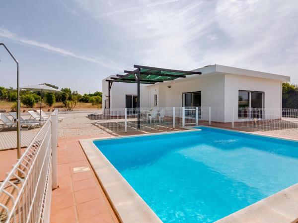Villa Brown's with Private Pool in Vilamoura, Rezervovat  Quarteira Sotavento