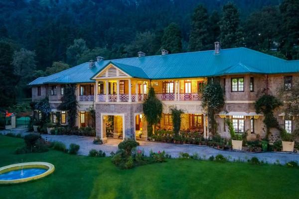 Balrampur House Heritage Hotel, Rezervovat  Hotely v Uttarakhand s parkováním, Parkování