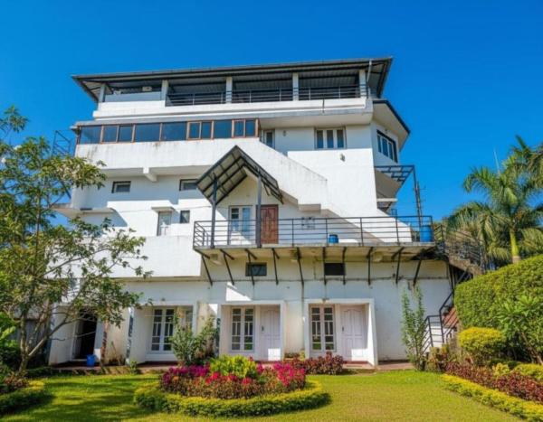 Coorg mansion, Rezervovat  Hotely v Bangalore s parkováním, Parkování