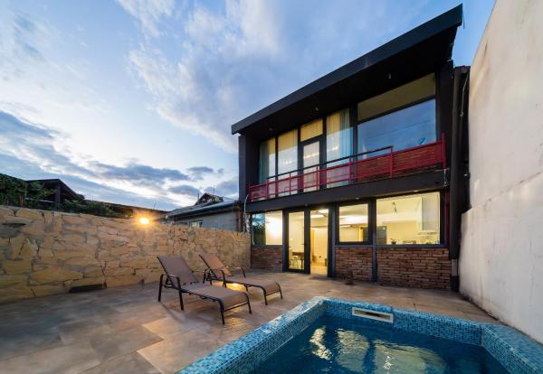 Niabi Villa with pool, Rezervovat  Tbilisi Region hotely s bazénem, Bazén