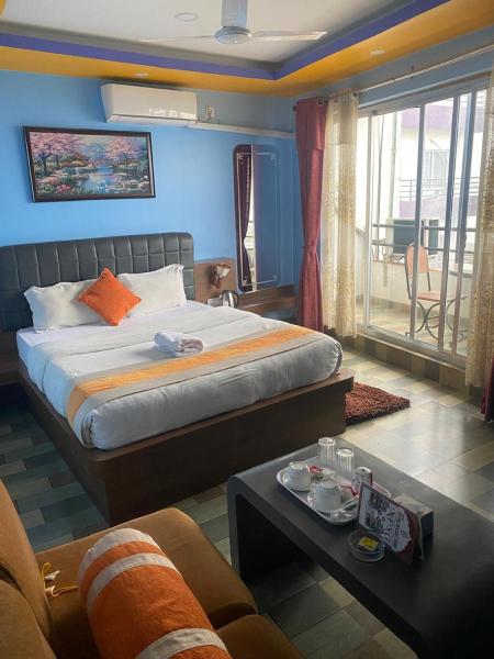Hotel Holiday Home, Rezervovat  Bākhri Kharka 