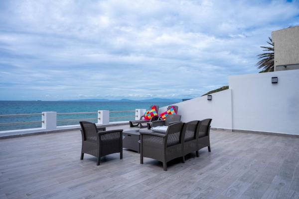 Luxurious Beachfront Villa Playa Blanca, Rezervovat  Tanger 