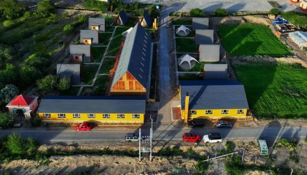 Fengchui Banxia Manor Wild Luxury Camp, Rezervovat  Taxkorgan Xinjiang