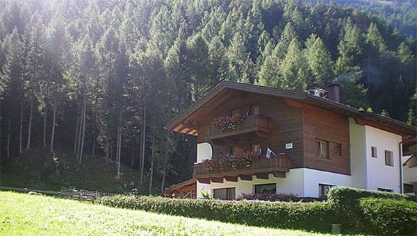 Apart am Waldrand, Rezervovat  Hotely v Tyrolsko s parkováním, Parkování