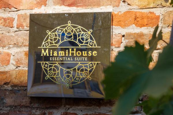 MiamiHouse Essential Suite, Rezervovat  Hotely v Abruzzo s parkováním, Parkování