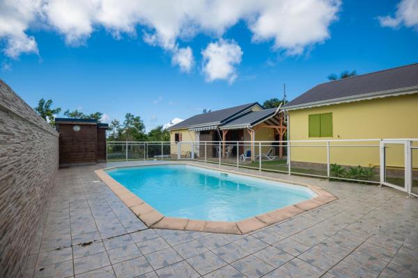 Villa Cannelle - Maison climatisée St-François, Rezervovat  Grande-Terre hotely s bazénem, Bazén