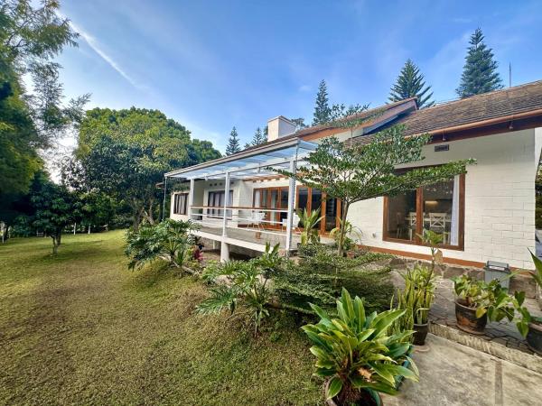 Villa Putih Le Cordon, Rezervovat  Bandung Wetan Java