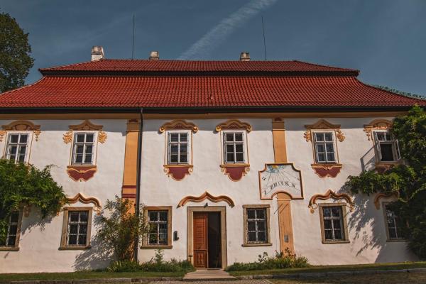 Zámeček Ostrov, Rezervovat  Ostrov Central Bohemia