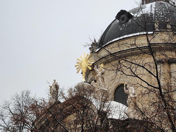 Glorious Dwelling, Rezervovat  Lvov Lvov