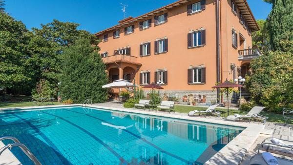 Villa Michelangelo 14, Rezervovat  Hotely v Corciano s bazénem, Bazén