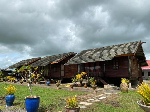 Tamteh Homestay, Rezervovat Ubytování v soukromí Hotely v Ayer Hitam s parkováním, Parkování