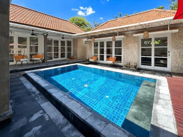 Hosih Terace in Sanur Villa - 3 BR Villa Beachside Sanur, Rezervovat  Bali hotely s bazénem, Bazén