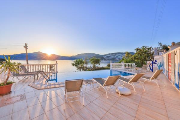 Kuluhana Hotel & Villas Kalkan, Rezervovat  Hotely v Mediterranean Region Turkey s parkováním, Parkování