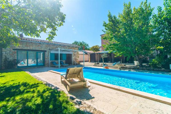 Casa Apricot by Kompas Villas, Rezervovat  Bokordići hotely s bazénem, Bazén