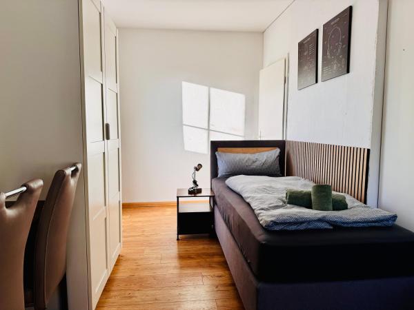 Premium Quartier Merseburg - 6 Schlafzimmer - bis 12 Personen - Transporter-Parkplatz - WLAN, Rezervovat  Merseburg 
