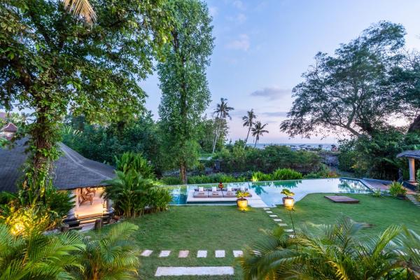 Villa Matisse, Seseh Beach, Rezervovat  Cemagi hotely s bazénem, Bazén