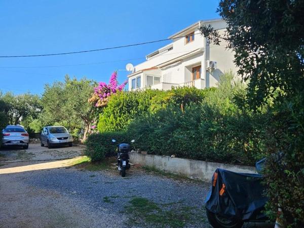 Apartments by the sea Barbat, Rab - 24932, Rezervovat Apartmán Kvarner Islands hotely s parkováním, Parkování