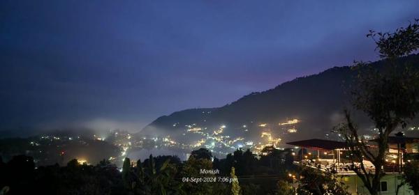 Nandi Casa 4 BHK Luxury Villa Bhimtal Silver Class Homestay, Rezervovat  Hotely v Uttarakhand s parkováním, Parkování