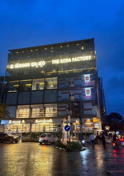 Hotel Amigos, Rezervovat  Bangalore Bangalore