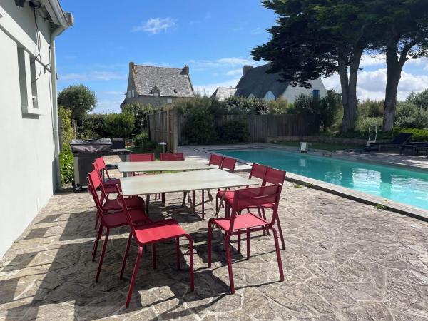 Villa spacieuse avec piscine à Plounéour-Brignogan, Rezervovat  La Terre du Pont Bretaň