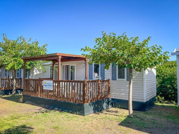 Holiday Home Duca Amedeo Camping Village by Interhome, Rezervovat  Hotely v Abruzzo s bazénem, Bazén