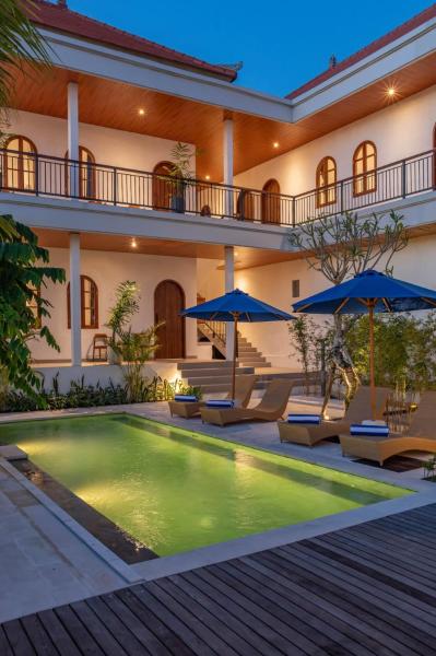 Casa Del Canggu Villa 22 - 8 bedroom, Rezervovat  Pererenan hotely s bazénem, Bazén