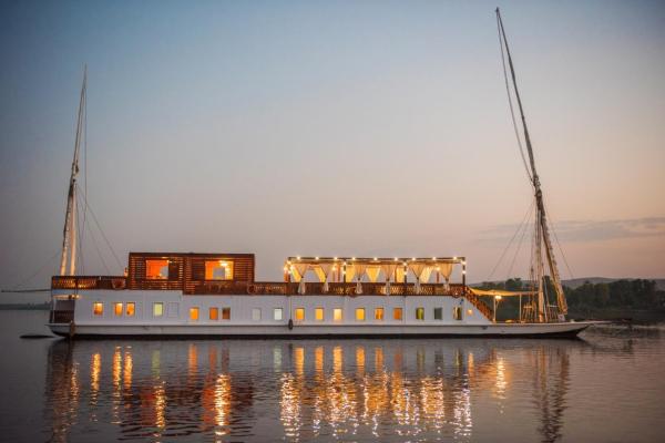 Dahabiya Nile Cruise, Rezervovat  Luxor hotely s bazénem, Bazén