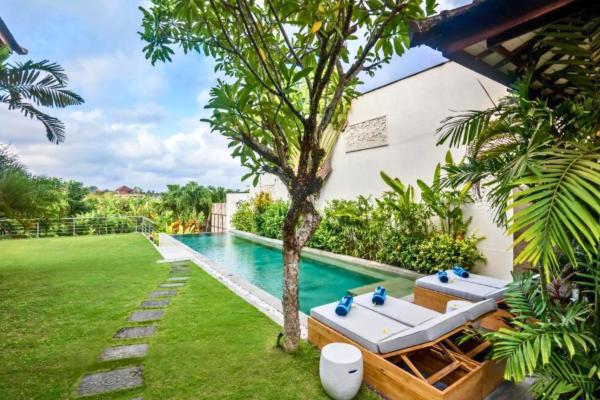 Balindra Lush Garden 6 BR Private Pool Villa, Rezervovat  Hotely v Bali s bazénem, Bazén
