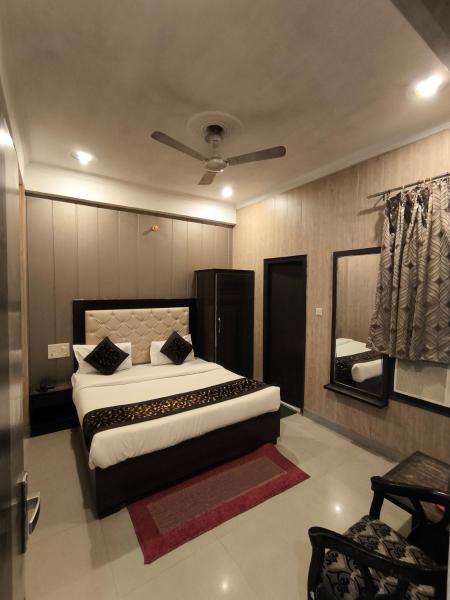 Hotel Aashray, Rezervovat  Haridvár Uttarakhand