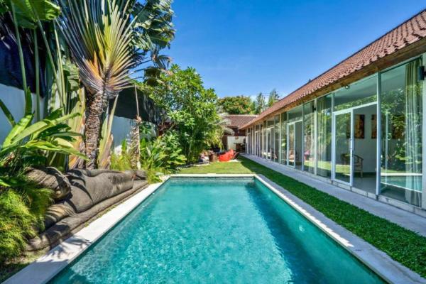 Davion 6 BR Private Pool Villa, Rezervovat  Hotely v Badung s bazénem, Bazén