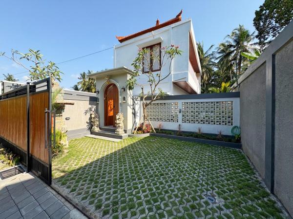 Tri Aura Villa - Jungle View 3 Bedroom in Ubud, Rezervovat  Bali hotely s bazénem, Bazén