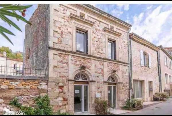Village house, Rezervovat  Penne-d'Agenais Lot Valley