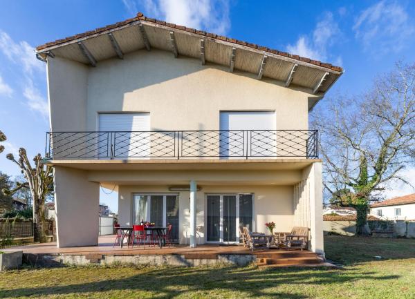 Villa Amistad - centre - parking - jardin - lave linge et vaisselle, Rezervovat  Mont-de-Marsan Landes