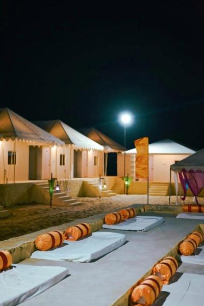 Dunes Villa Desert Camp, Rezervovat  Džaisalmér Rajasthan