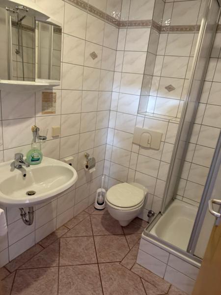 Hotel Leonis, Rezervovat  Aue-Bad Schlema Sasko