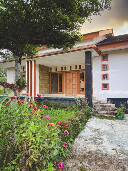 Villa Restu 5 Cozy 2BR Mountain View in Puncak, Rezervovat  Paragajen West Java