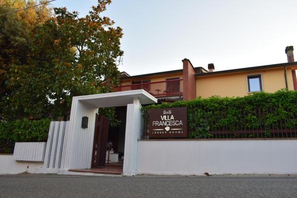 Villa Francesca Luxury Rooms, Rezervovat  San Demetrio Corone 