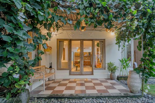 Charming Villa with Private Pool & Garden, Rezervovat  Bali hotely s bazénem, Bazén