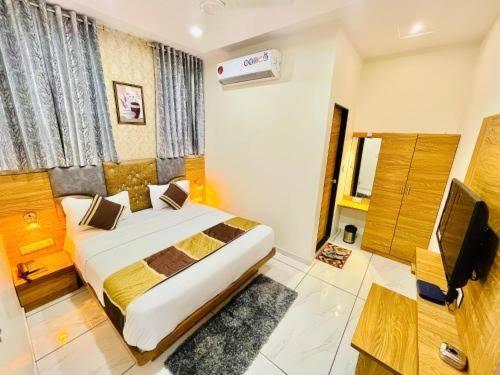 HOTEL SUN town, Rezervovat  Gujarat hotely s parkováním, Parkování