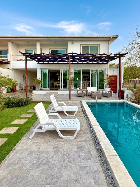 Vacation Home Escape & Villa with pool, Rezervovat  Hotely v El Morro s bazénem, Bazén