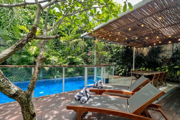 Adnaisak Villa, Rezervovat  Bali hotely s bazénem, Bazén