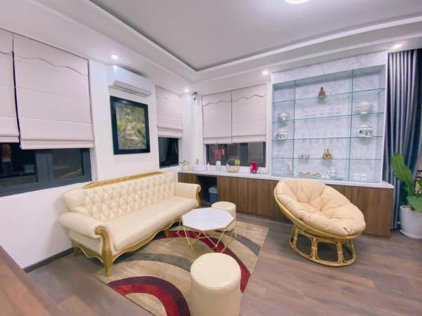 November Homestay Villa Royal Park Huế, Rezervovat  Hotely v Gia Lai s bazénem, Bazén