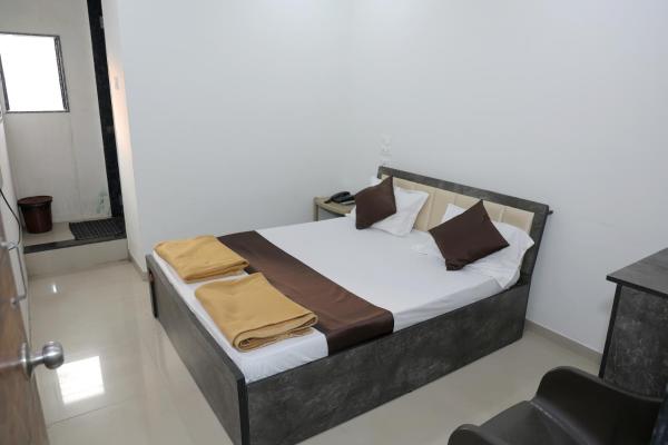 Hotel Sky Blue, Rezervovat  Súrat Gujarat