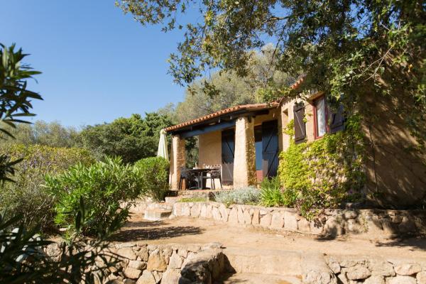 Villa F2 Tonnara pour 4 personnes, Rondinara, Bonifacio, Rezervovat  Korsika hotely s parkováním, Parkování