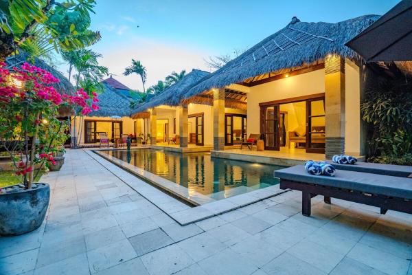 Villa Evelyne, Luxury Villa, Fully Staffed, Central Seminyak, Rezervovat  Bali hotely se snídaní, Snídaně