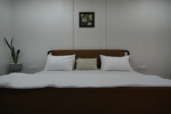 Niyati Nirvana, Rezervovat  Verna Lagos