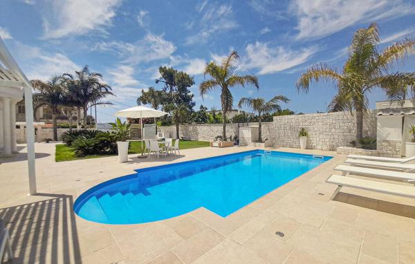 Villa Doriale, Rezervovat  Hotely v Leporano s bazénem, Bazén
