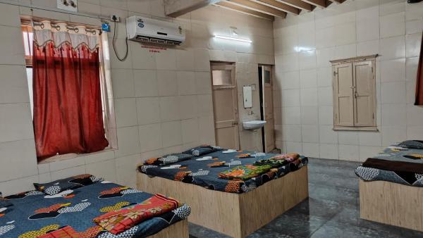 Agrasan Bhavan, Rezervovat  Gujarat hotely s parkováním, Parkování