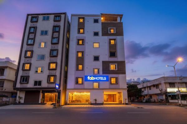 FabHotel Leon Square, Rezervovat  Yelahanka 